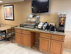 Free daily continental breakfast