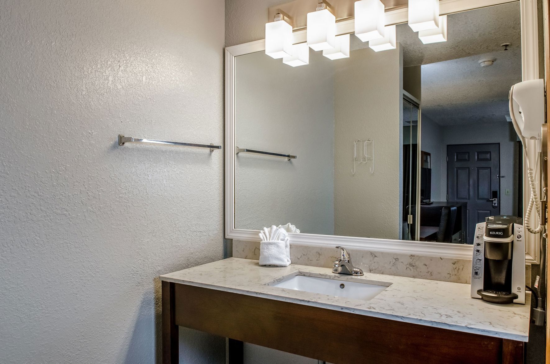 Baño | Amenidades de baño ecológicas, secadora de cabello, toallas, jabón 