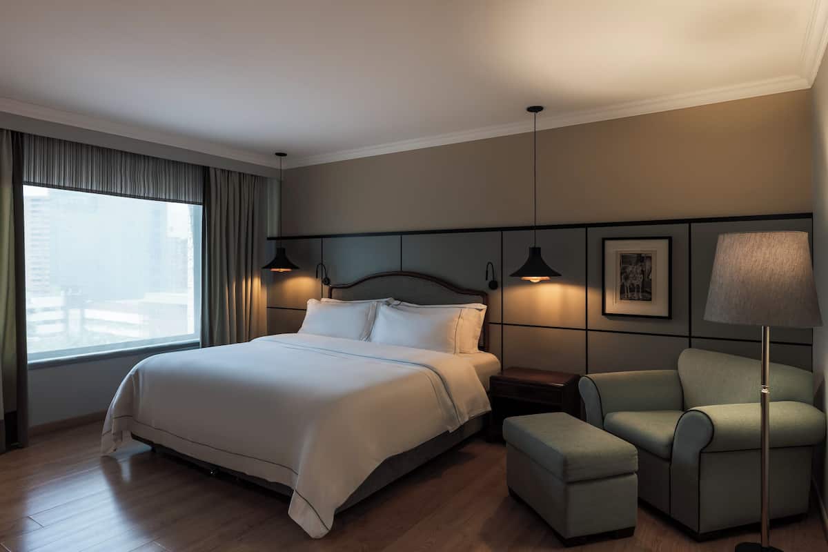 Suite, 1 Bedroom | Premium bedding, minibar, in-room safe, desk