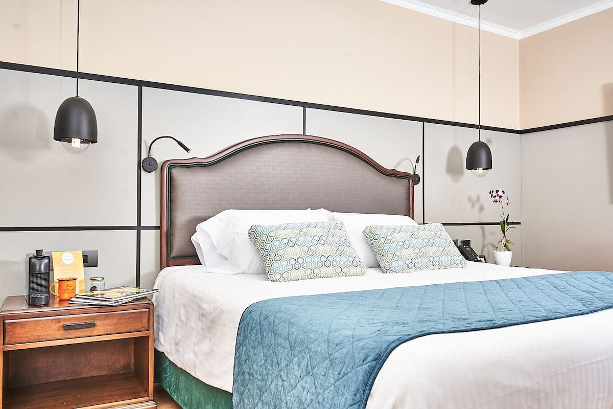 Ropa de cama de alta calidad y minibar