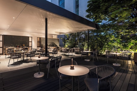 Terrace/patio. Hotel Poblado Plaza
