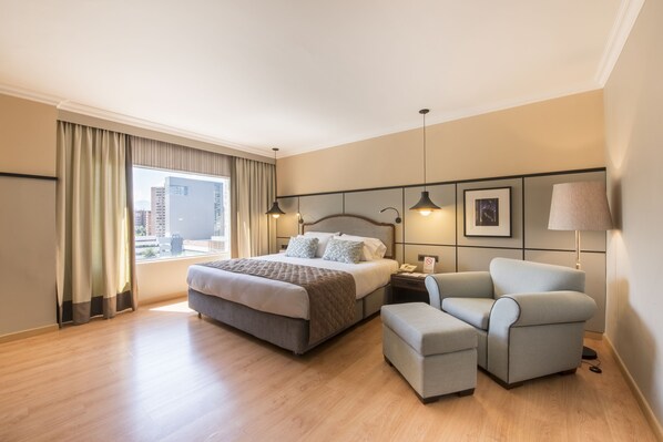 Suite, 1 Bedroom | Premium bedding, minibar, in-room safe, desk