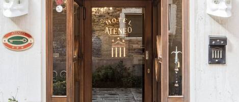 Entrée de l’hébergement