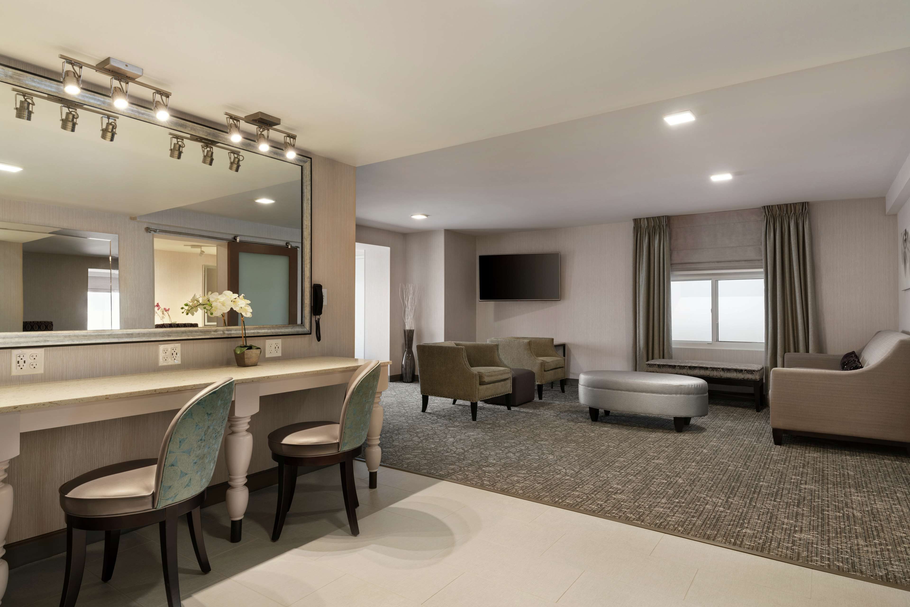 Suite, 1 habitación | Caja fuerte, cortinas opacas, cunas gratuitas y wifi gratis