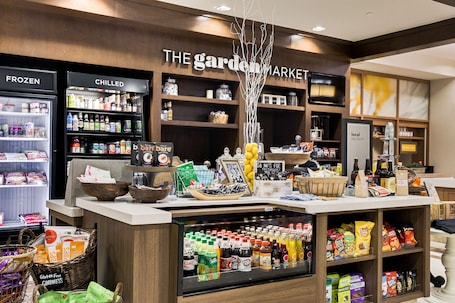 Snack bar. Hilton Garden Inn Springfield