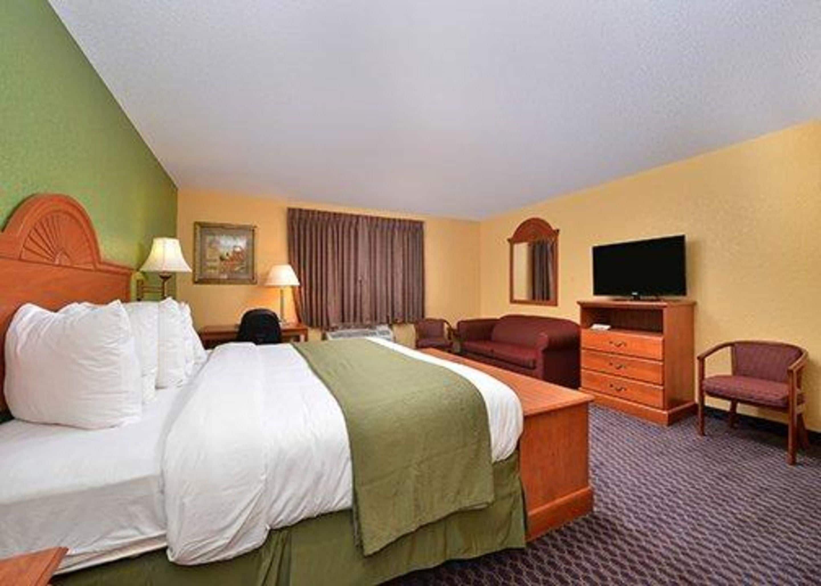 Quality Inn & Suites Grinnell near University