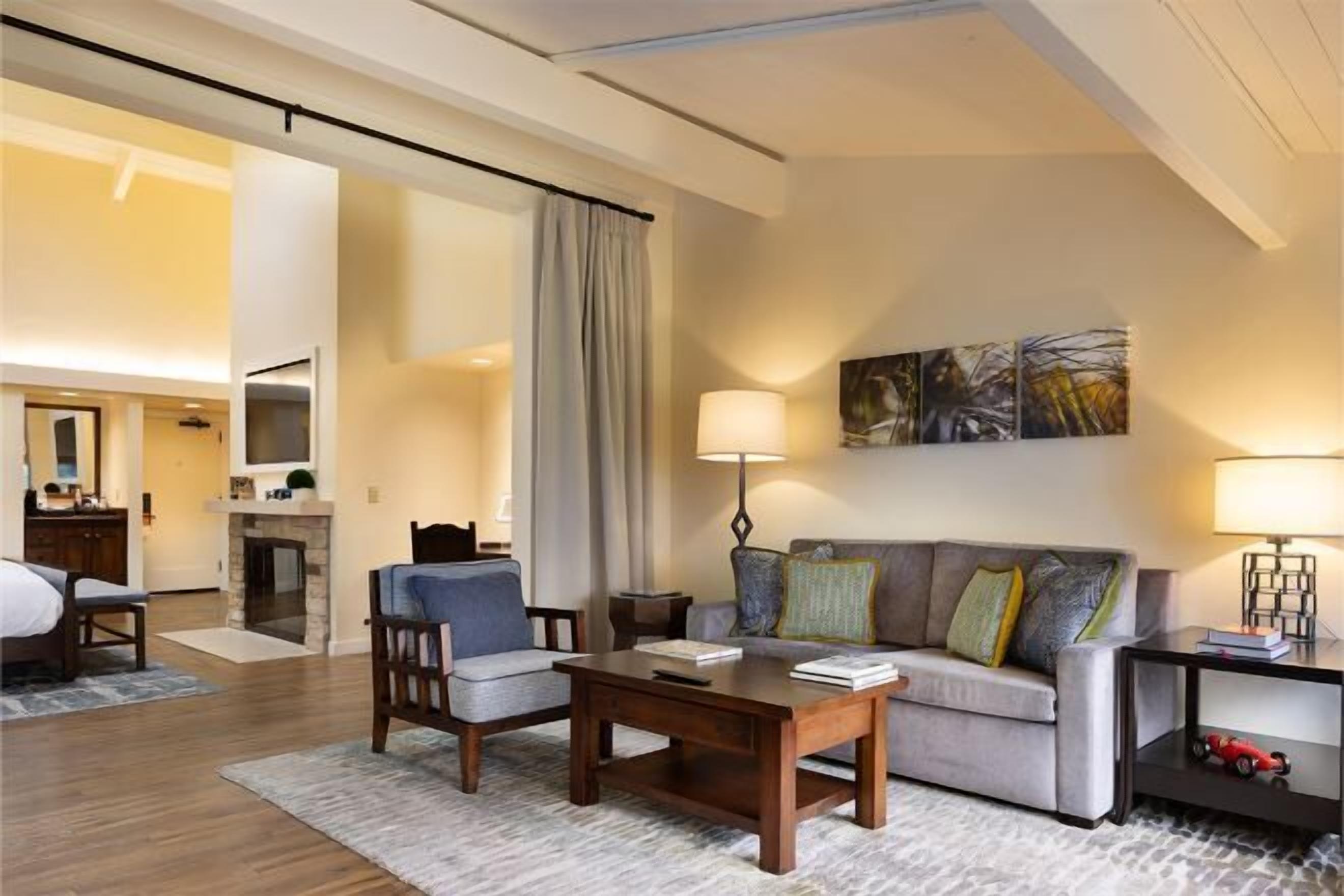 Living area | Flat-screen TV