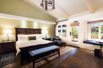 Premium bedding, pillowtop beds, in-room safe, desk at The Quail