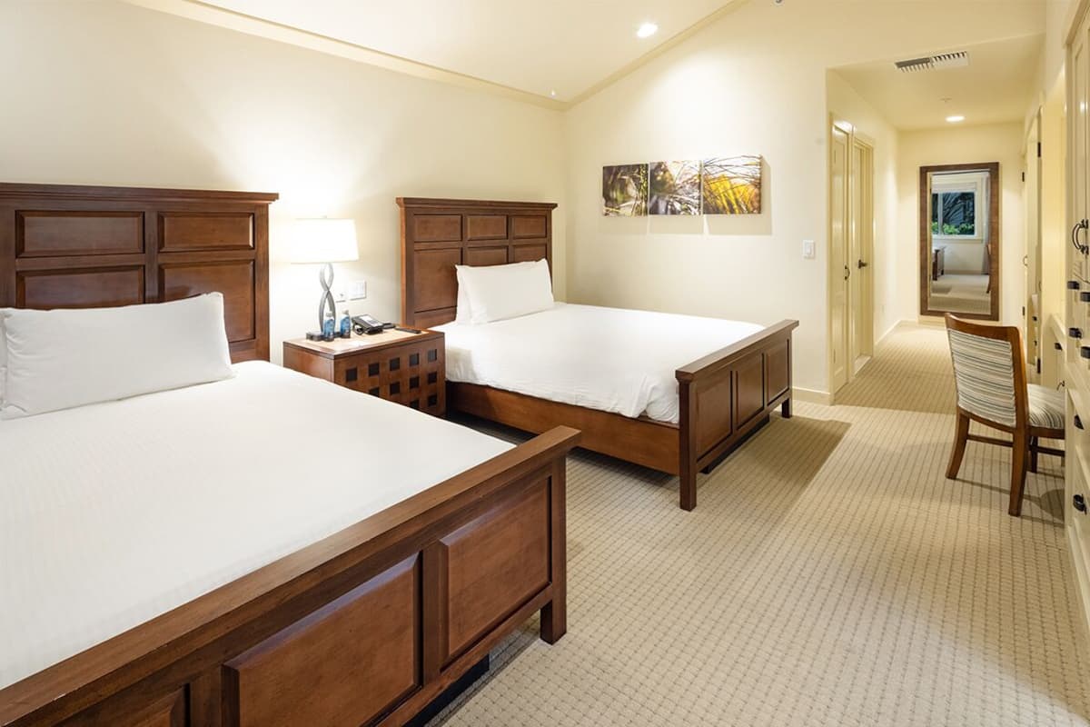 Suite, 2 letti queen, accessibile ai disabili (Bungalow Double Queen) | Biancheria da letto di alta qualità, materassi a doppio strato