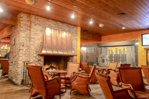 Garden views, serves lunch, dinner and happy hour