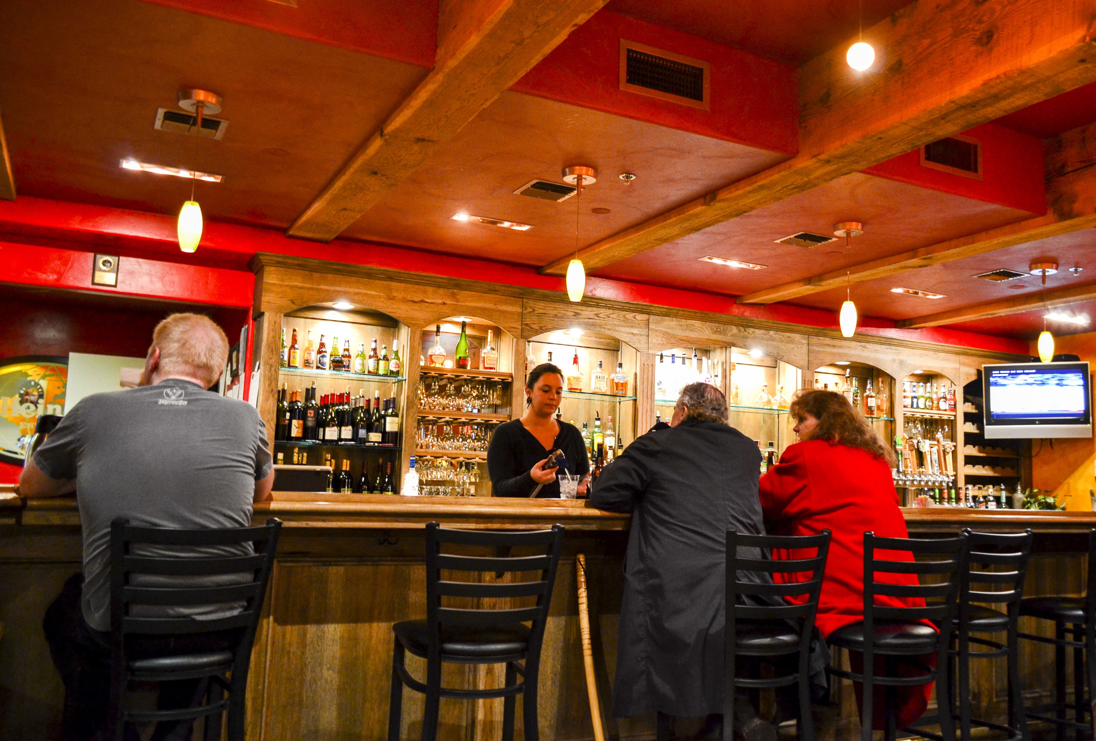 Garden views, serves lunch, dinner, and happy hour