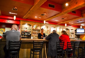 Garden views, serves lunch, dinner and happy hour - The Village Green (Cottage Grove)