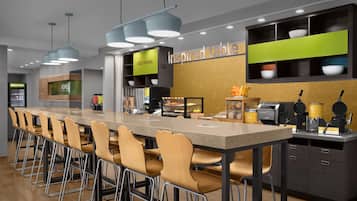 Desayuno continental incluido todos los días