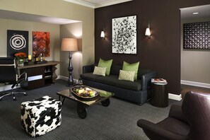 Luxury Suite | Frette Italian sheets, premium bedding, pillow-top beds, in-room safe