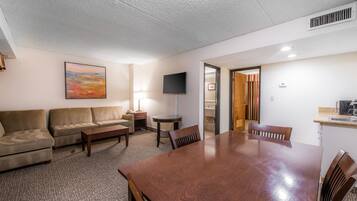 Hochwertige Bettwaren, Daunenbettdecken, Pillowtop-Betten, Zimmersafe