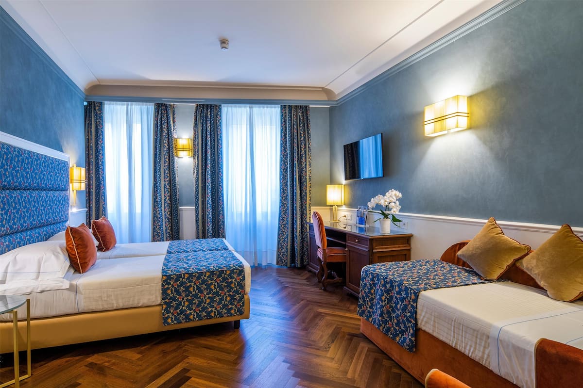 1 bedroom, hypo-allergenic bedding, minibar, in-room safe