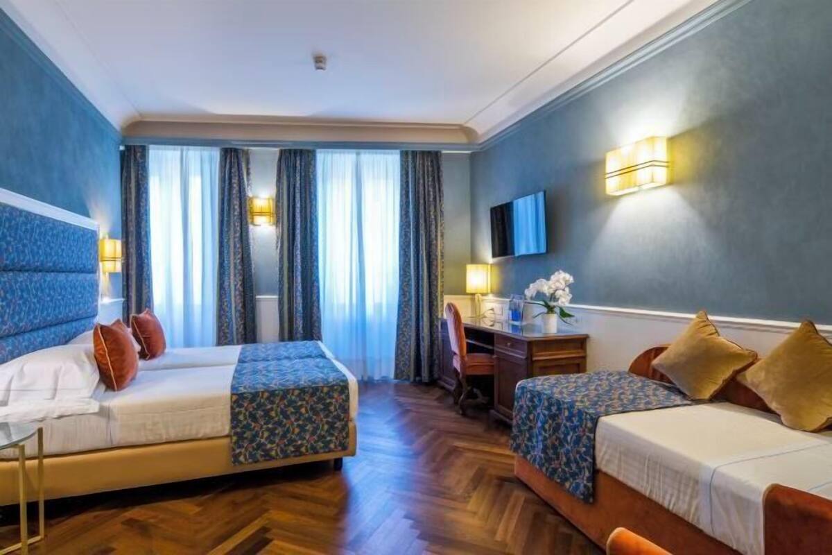 1 bedroom, hypo-allergenic bedding, minibar, in-room safe