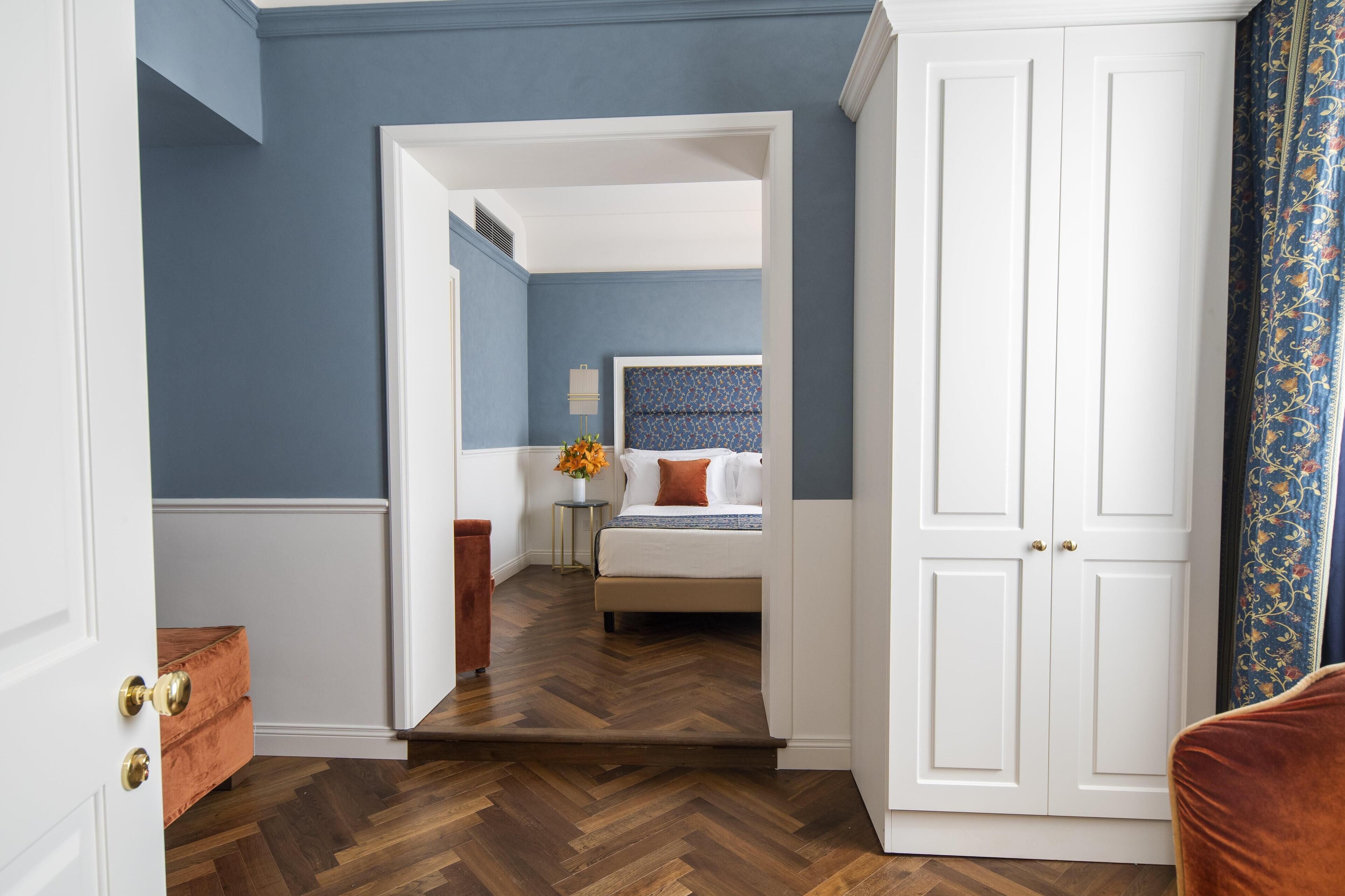 Deluxe Triple Room | Hypo-allergenic bedding, minibar, in-room safe, desk