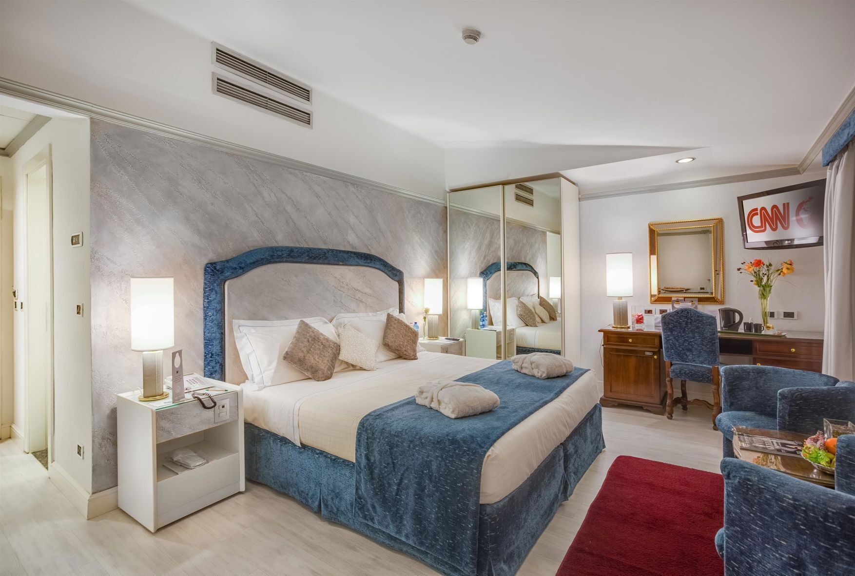 Hypo-allergenic bedding, minibar, in-room safe, desk