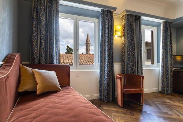 Deluxe driepersoonskamer | Uitzicht vanuit accommodatie