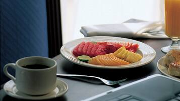 Desayuno a la carta todos los días (con cargo)