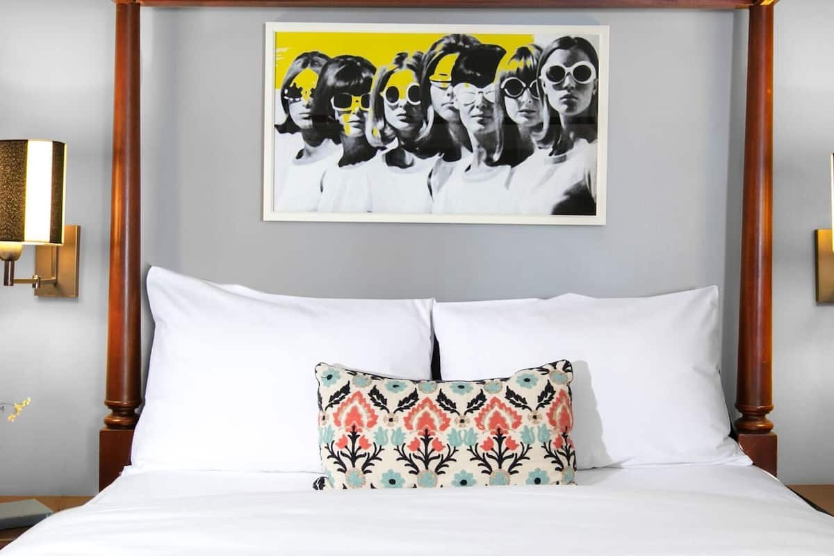 Egyptian cotton sheets, premium bedding, in-room safe