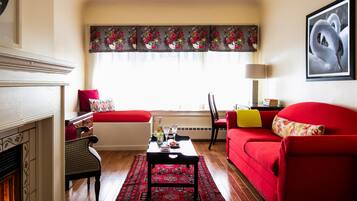 Egyptian cotton sheets, premium bedding, in-room safe