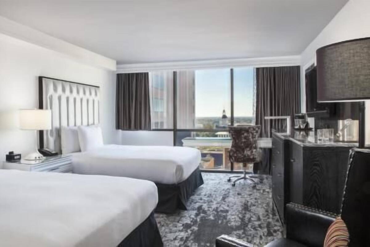 Premium bedding, in-room safe, desk, iron/ironing board