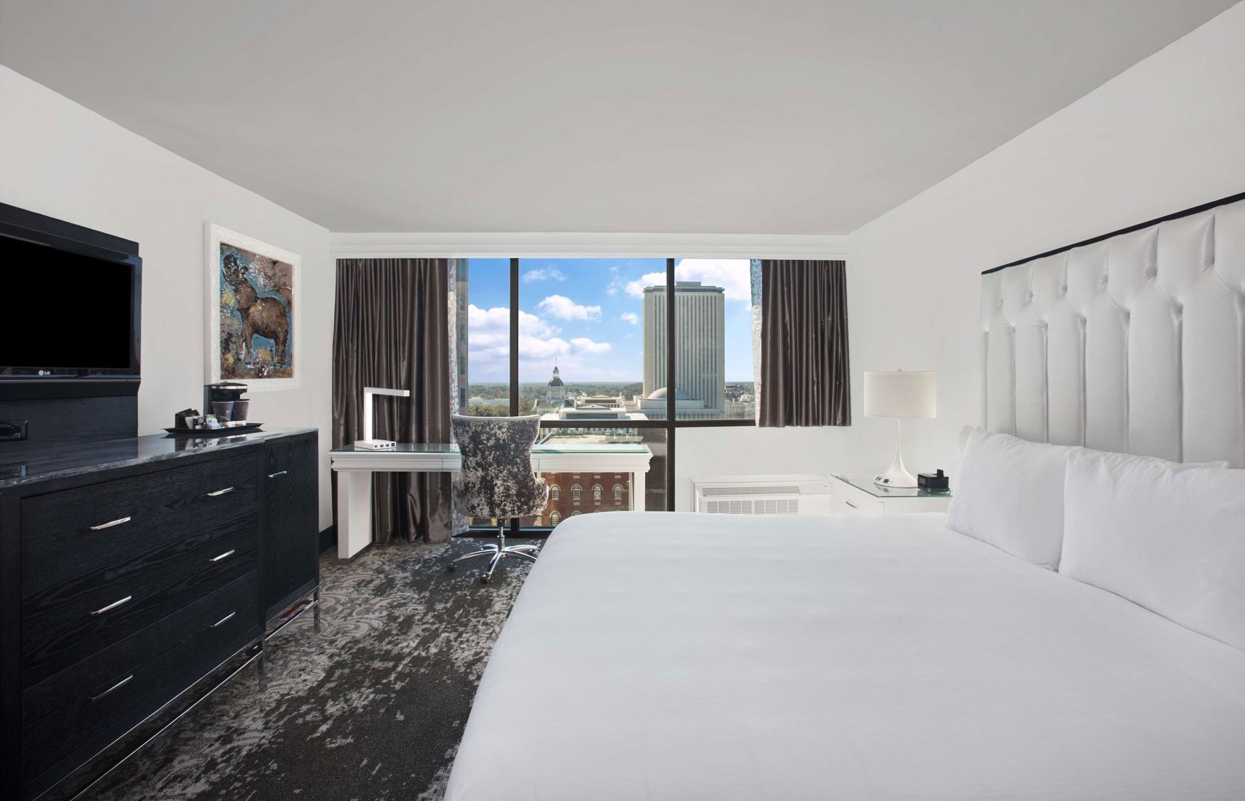 Premium bedding, in-room safe, desk, iron/ironing board