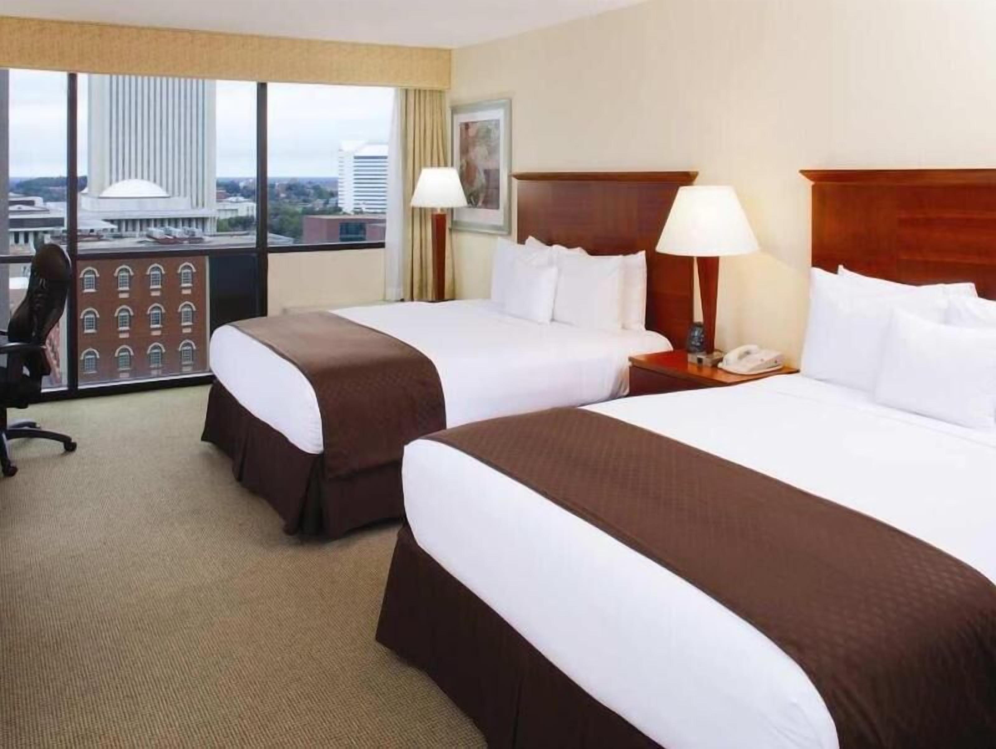 Premium bedding, in-room safe, desk, iron/ironing board