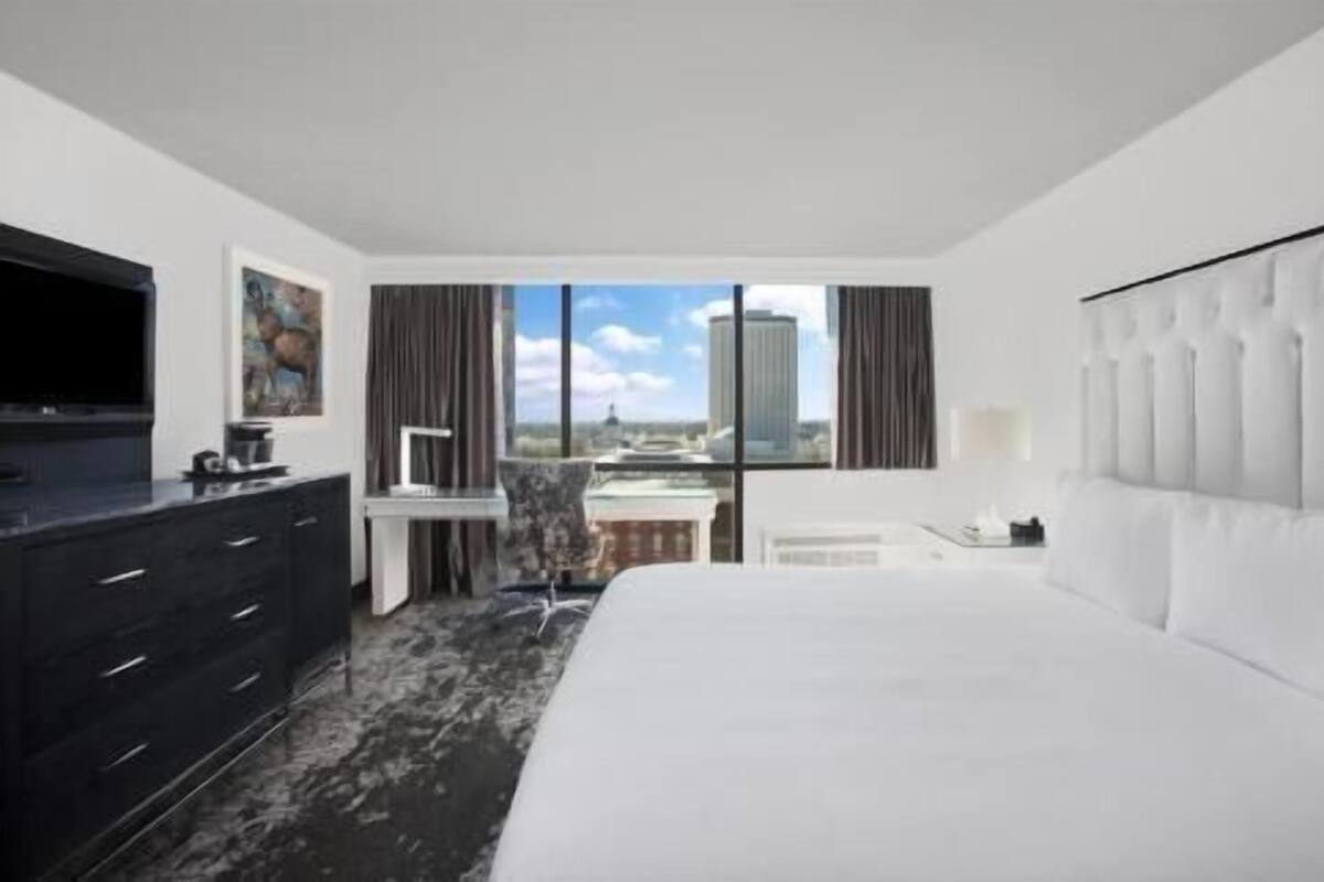 Premium bedding, in-room safe, desk, iron/ironing board