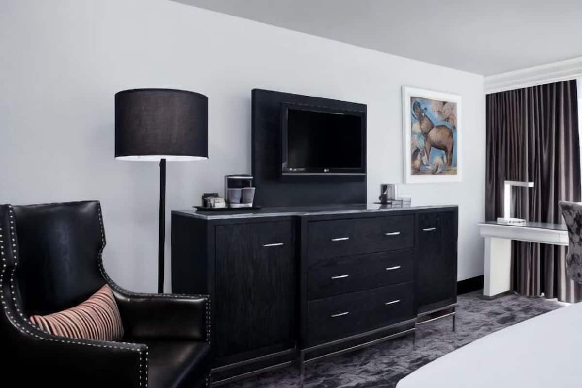 Literie de qualité supérieure, coffres-forts dans les chambres, bureau