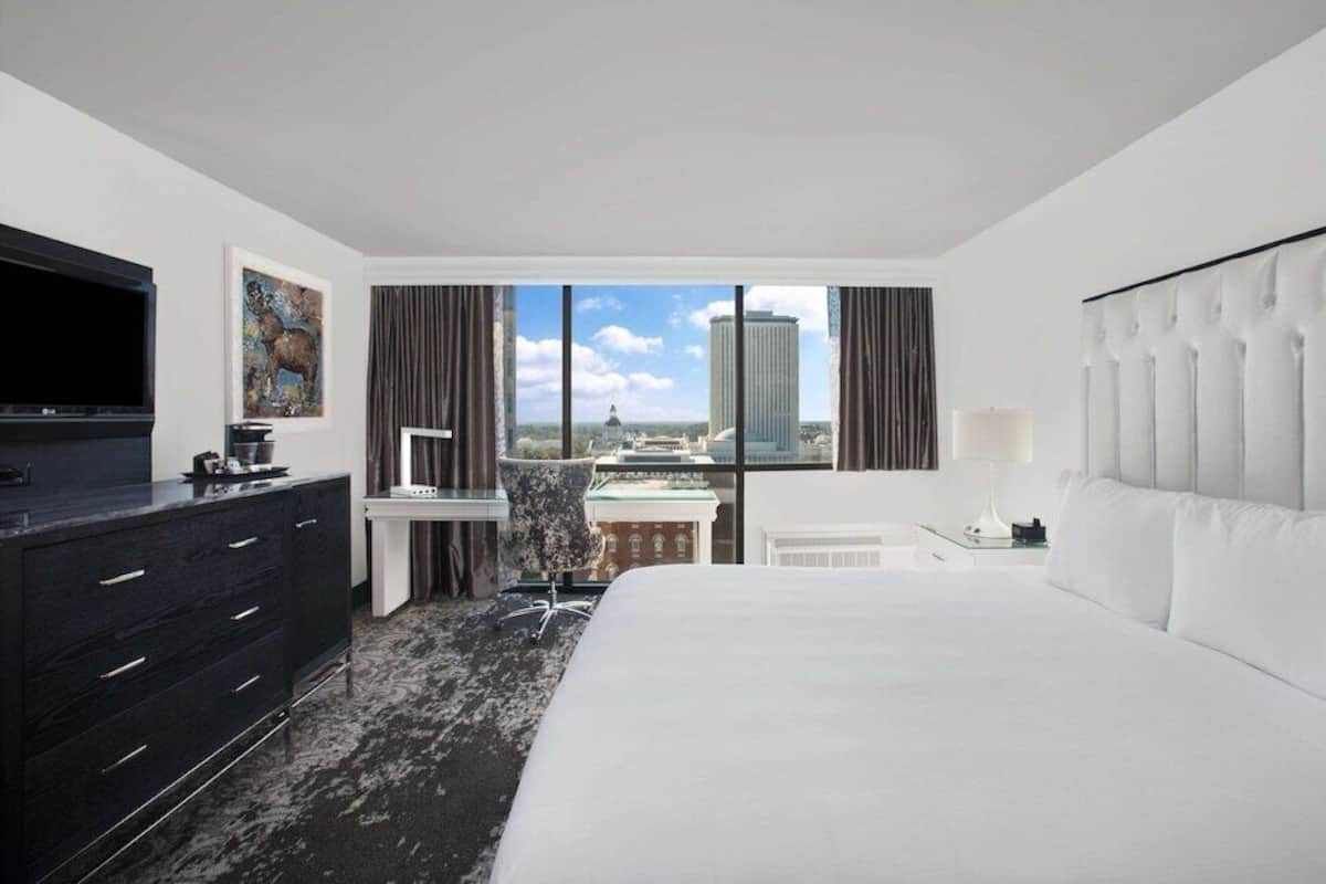 Premium bedding, in-room safe, desk, iron/ironing board