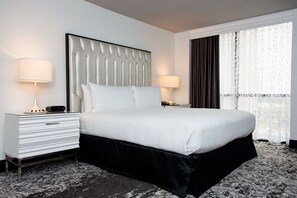 Junior Suite, 1 King Bed | Premium bedding, in-room safe, desk, iron/ironing board