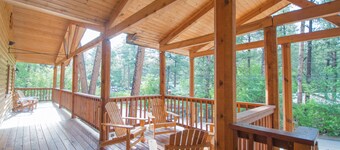 Upper Canyon Inn & Cabins