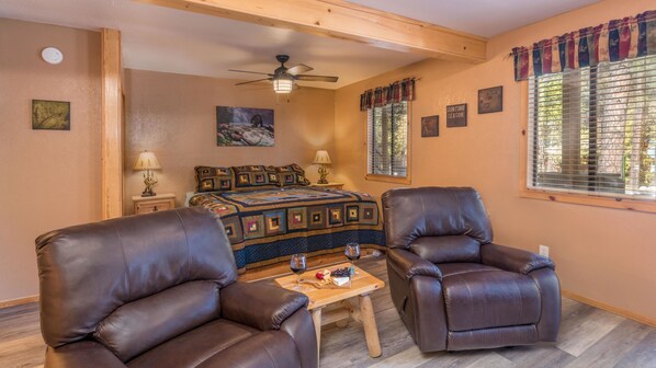 Lodge 1, Jetted Tub | Premium bedding, individually decorated, individually furnished