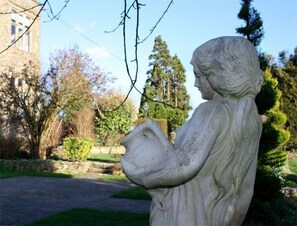 Exterior detail - Fosse Manor (Cheltenham)