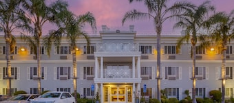 Best Western Luxury Inn