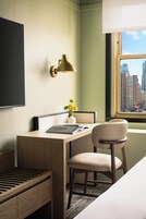 Luxe beddengoed, pillowtop-bedden, een kluis op de kamer, een bureau