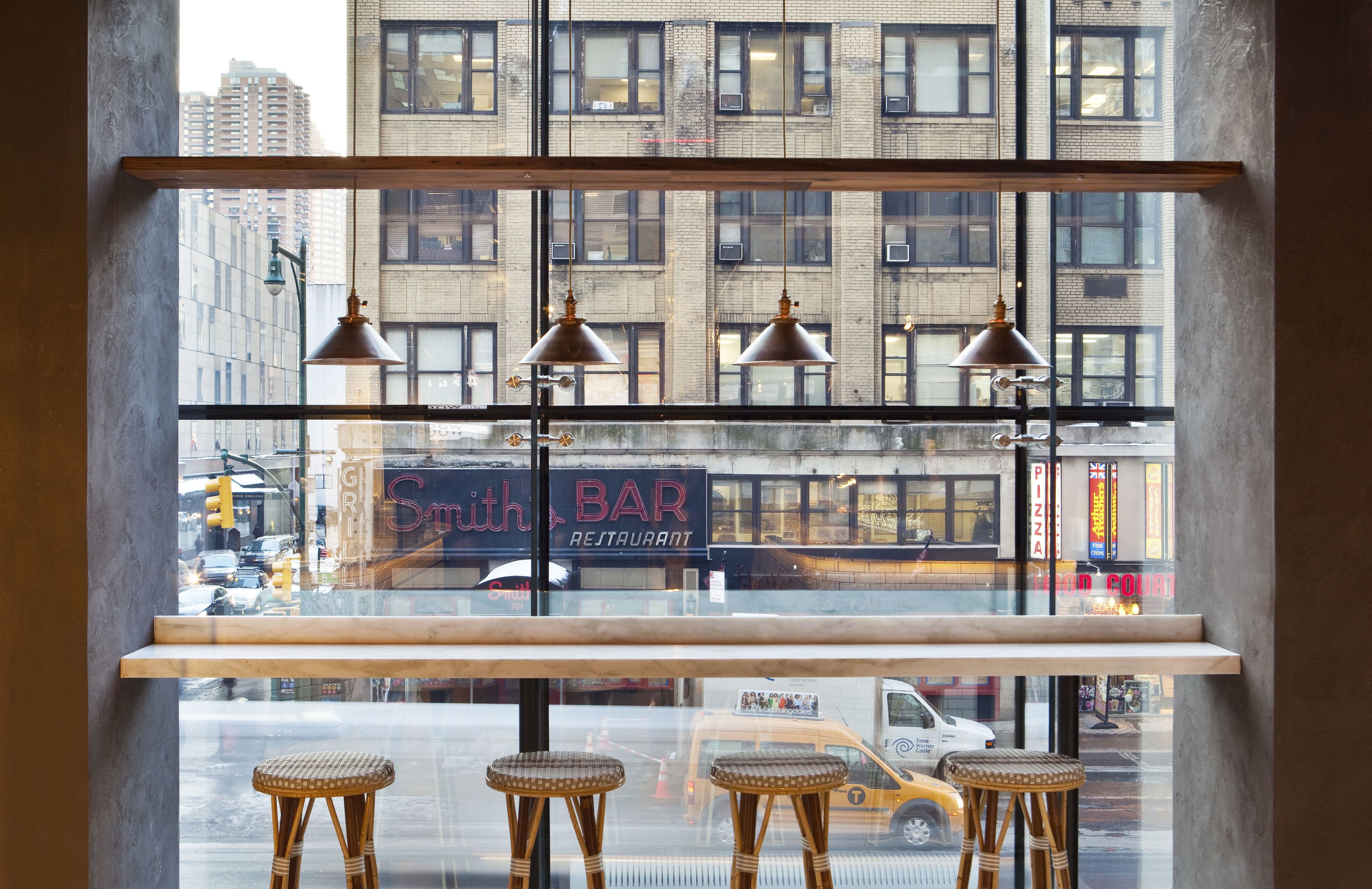 2 restaurants, breakfast served