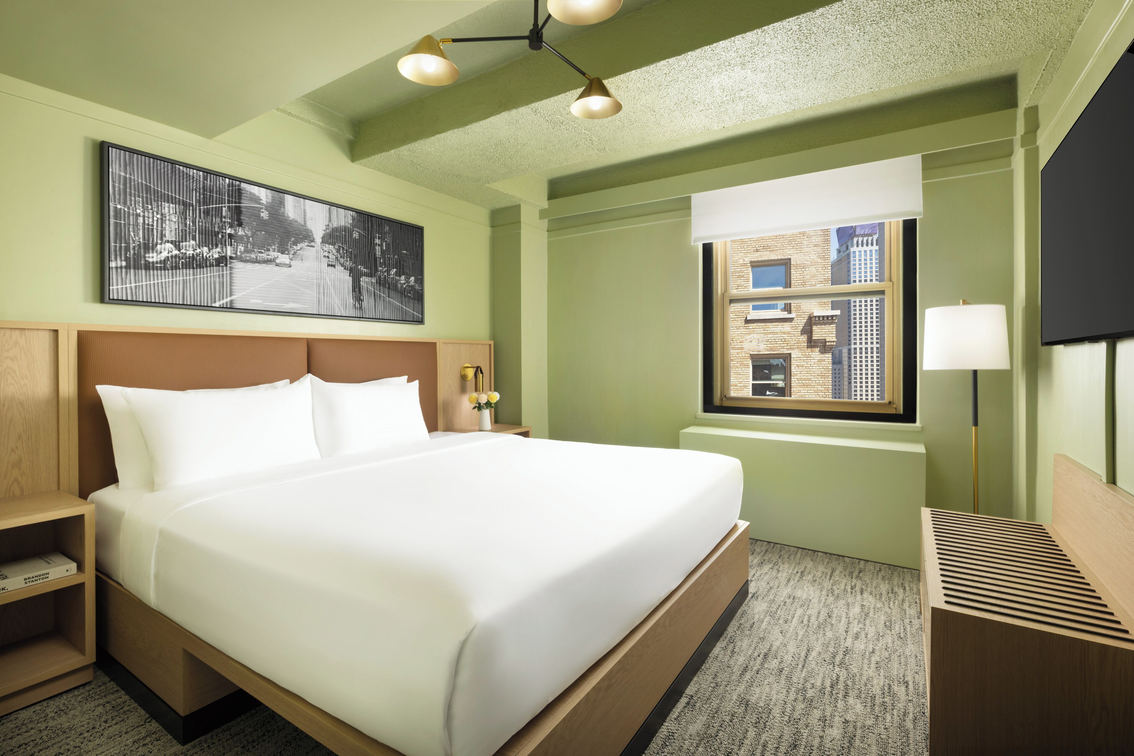 Deluxe Room, 1 King Bed | Premium bedding, pillow-top beds, in-room safe, desk