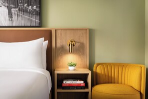 32-inch LCD TV with cable channels, TV, iPod dock - Row NYC (New York)