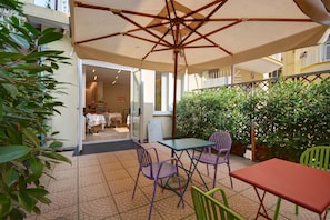 Daily buffet breakfast (EUR 8 per person)