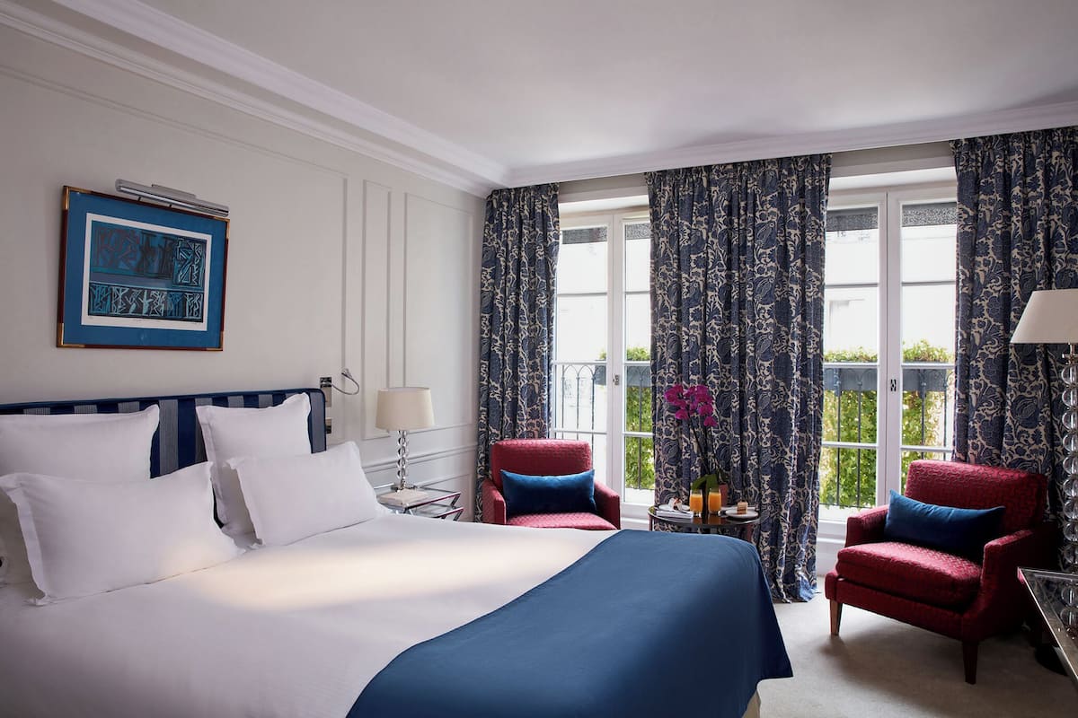 Phòng đôi phong cách cổ điển | Bộ đồ giường cao cấp, minibar, két bảo mật tại phòng, bàn 