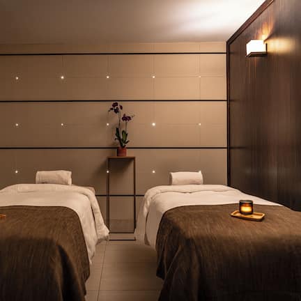 Couples treatment rooms, sauna, hot tub, steam room, Turkish bath