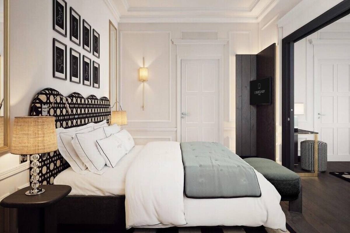 Phòng Suite Executive | Bộ đồ giường cao cấp, minibar, két bảo mật tại phòng, bàn 