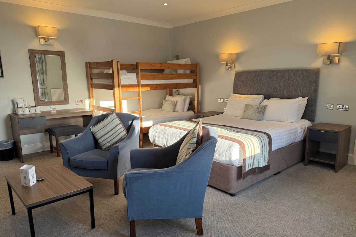 In-room safe, individually decorated, individually furnished, desk