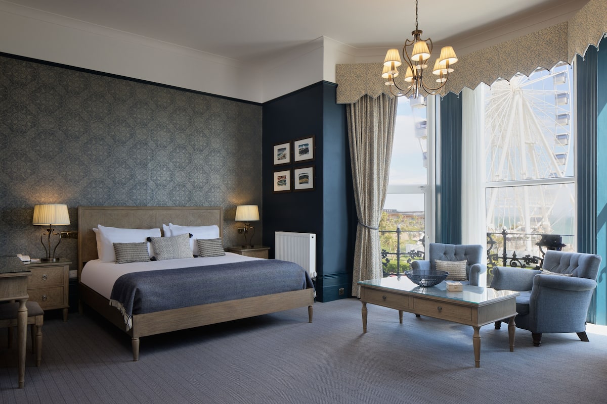 Suite Junior, vista mare | 1 camera, una cassaforte in camera, con stile personalizzato