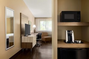 Room, Multiple Beds, Non Smoking | Egyptian cotton sheets, premium bedding, pillowtop beds, desk