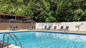 Seasonal outdoor pool, open 8:00 AM to 8:00 PM, sun loungers